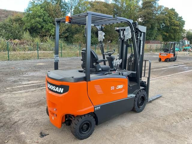 Doosan B35X-7 PLUS - Forklift listrik: gambar 3 Doosan B35X-7 PLUS - Forklift listrik: gambar 3