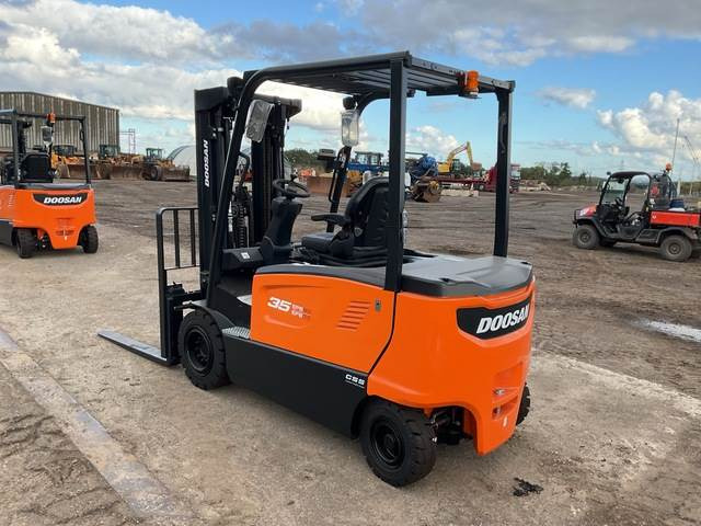 Doosan B35X-7 PLUS - Forklift listrik: gambar 2 Doosan B35X-7 PLUS - Forklift listrik: gambar 2