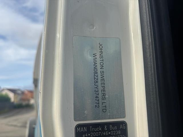 MAN TGM18.290 - Penyapu jalan: gambar 5 MAN TGM18.290 - Penyapu jalan: gambar 5