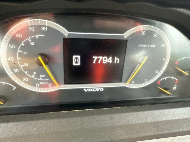 Tempat sampah artikulasi Volvo A25F: gambar 7