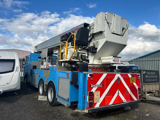 Volvo FL10 - Truk derek: gambar 2 Volvo FL10 - Truk derek: gambar 2