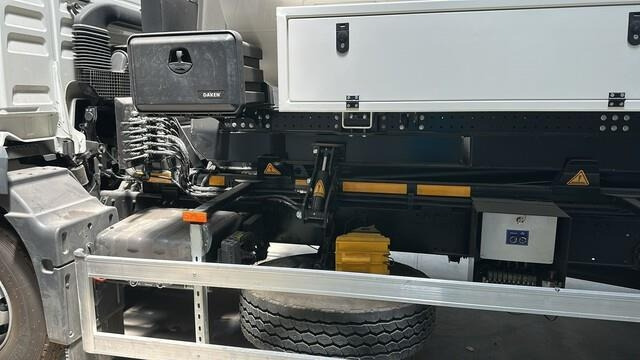 Truk tangki MAN TGM18.250: gambar 7