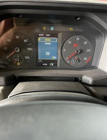 MAN TGM18.250 - Truk tangki: gambar 5 MAN TGM18.250 - Truk tangki: gambar 5