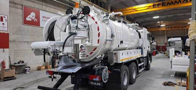 MAN TGS33.400 Jetter - Truk vakum: gambar 5 MAN TGS33.400 Jetter - Truk vakum: gambar 5