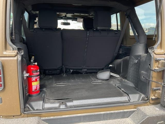 Mobil Jeep Wrangler JK Command: gambar 21 Mobil Jeep Wrangler JK Command: gambar 21