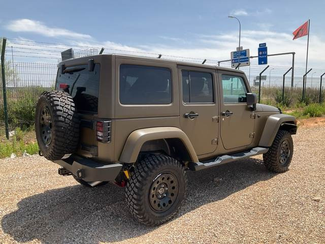 Jeep Wrangler JK Command - Mobil: gambar 3 Jeep Wrangler JK Command - Mobil: gambar 3