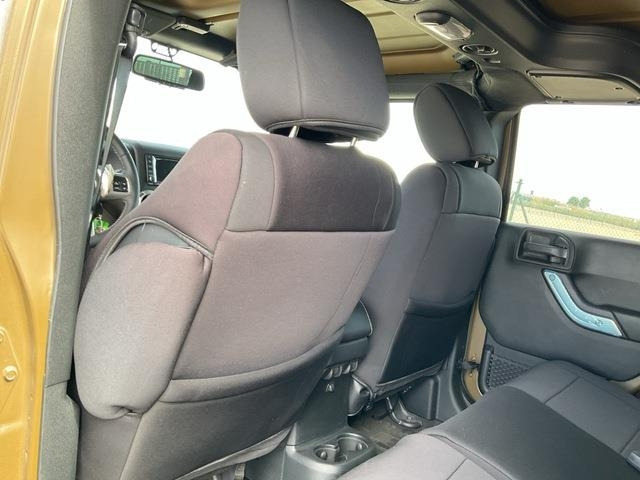 Mobil Jeep Wrangler JK Command: gambar 16 Mobil Jeep Wrangler JK Command: gambar 16