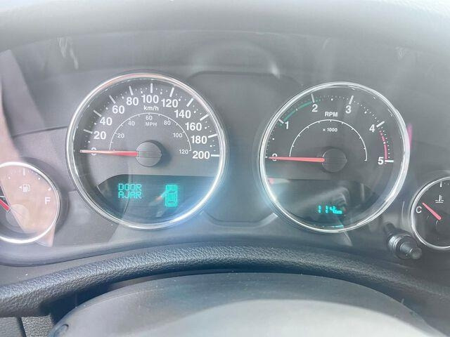 Mobil Jeep Wrangler JK Command: gambar 7 Mobil Jeep Wrangler JK Command: gambar 7