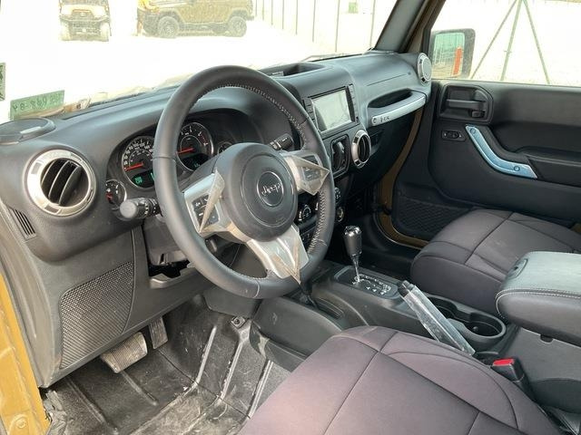 Mobil Jeep Wrangler JK Command: gambar 19 Mobil Jeep Wrangler JK Command: gambar 19