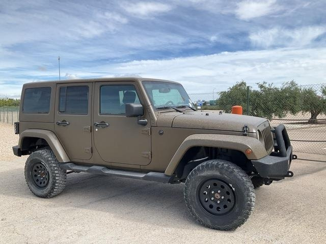 Jeep Wrangler JK Command - Mobil: gambar 4 Jeep Wrangler JK Command - Mobil: gambar 4
