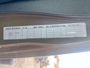 Mobil Jeep Wrangler JK Command: gambar 6 Mobil Jeep Wrangler JK Command: gambar 6