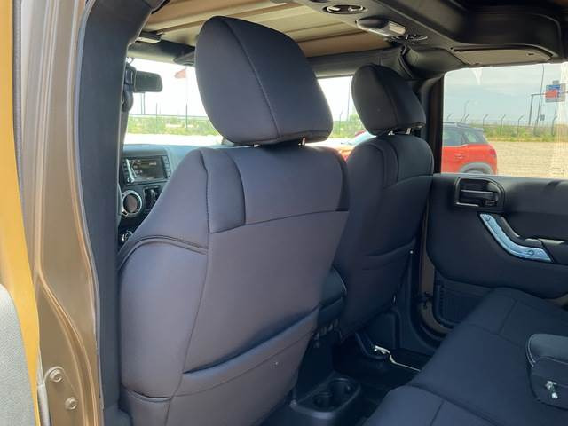 Mobil Jeep Wrangler JK Command: gambar 10
