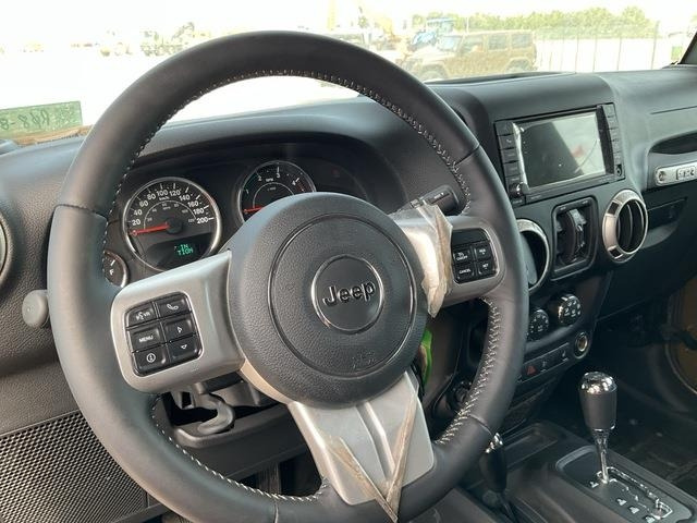 Mobil Jeep Wrangler JK Command: gambar 12 Mobil Jeep Wrangler JK Command: gambar 12