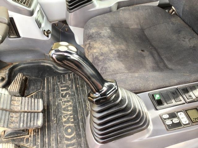 Ekskavator perayap Komatsu PC800-8: gambar 24 Ekskavator perayap Komatsu PC800-8: gambar 24