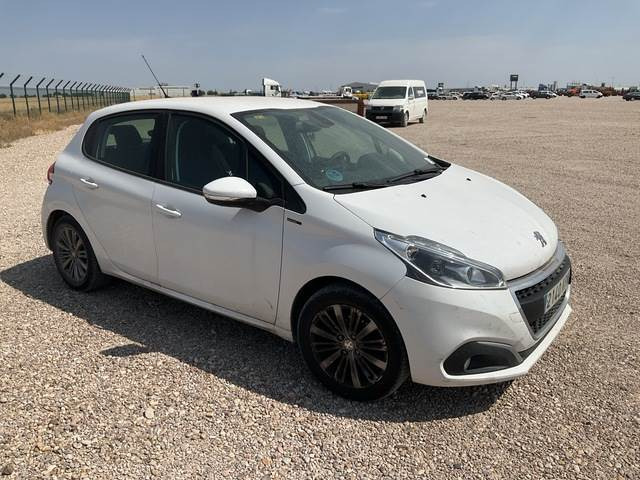 Peugeot 208 Signature PureTech 82 - Mobil: gambar 4 Peugeot 208 Signature PureTech 82 - Mobil: gambar 4