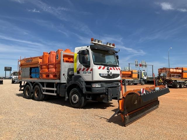 Renault Kerax 380DXI - Truk bajak salju: gambar 4 Renault Kerax 380DXI - Truk bajak salju: gambar 4