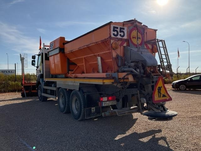 Renault Kerax 430DXI - Truk bajak salju: gambar 2 Renault Kerax 430DXI - Truk bajak salju: gambar 2