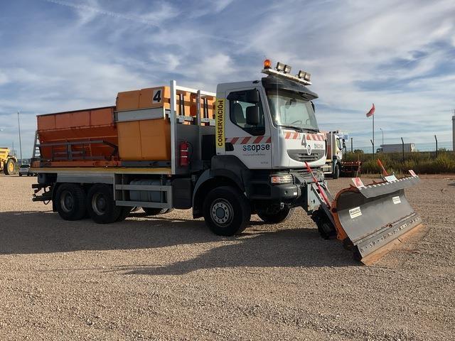 Renault Kerax 430DXI - Truk bajak salju: gambar 4 Renault Kerax 430DXI - Truk bajak salju: gambar 4