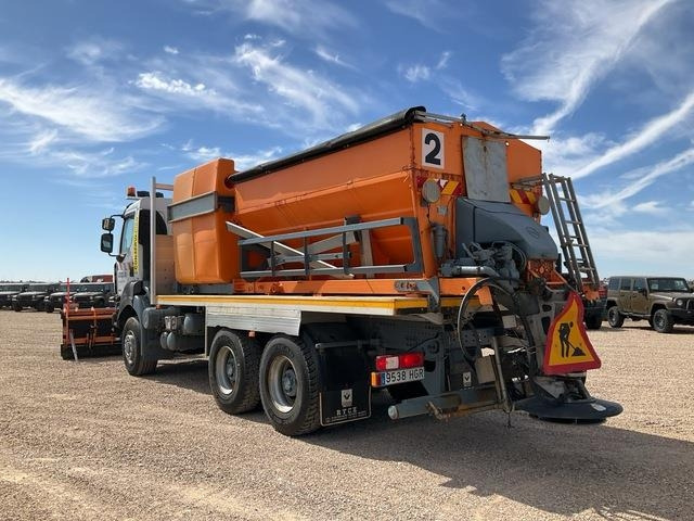 Renault Kerax 430DXI - Truk bajak salju: gambar 2 Renault Kerax 430DXI - Truk bajak salju: gambar 2