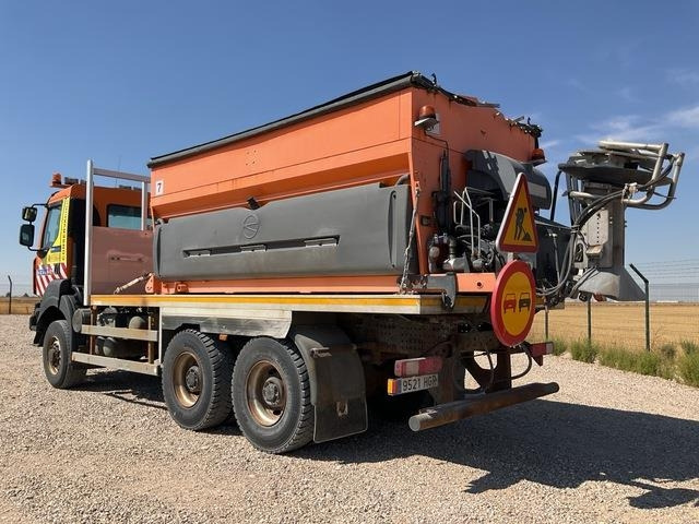 Renault Kerax 430DXI - Truk bajak salju: gambar 2 Renault Kerax 430DXI - Truk bajak salju: gambar 2