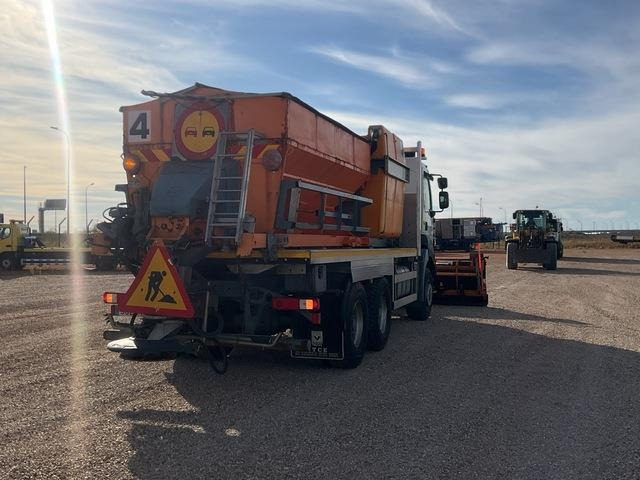 Renault Kerax 430DXI - Truk bajak salju: gambar 3 Renault Kerax 430DXI - Truk bajak salju: gambar 3