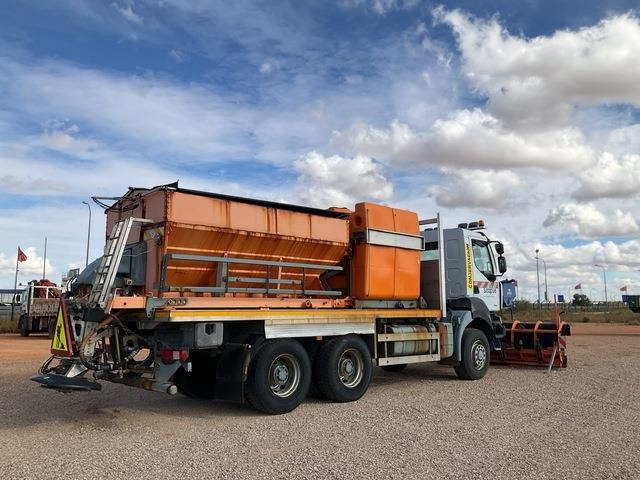 Renault Kerax - Truk bajak salju: gambar 3 Renault Kerax - Truk bajak salju: gambar 3