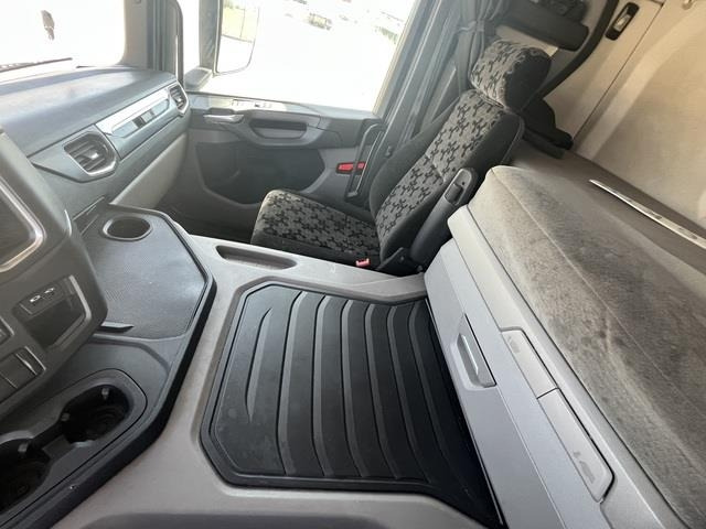 Tractor head Scania P410: gambar 11 Tractor head Scania P410: gambar 11