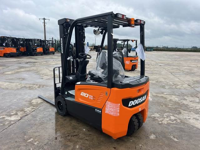 Doosan B20T-7 PLUS - Forklift listrik: gambar 2 Doosan B20T-7 PLUS - Forklift listrik: gambar 2