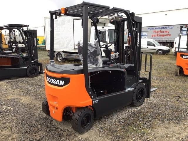 Doosan B30X-7 PLUS - Forklift listrik: gambar 3 Doosan B30X-7 PLUS - Forklift listrik: gambar 3
