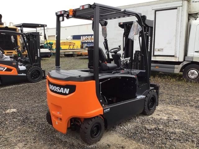 Doosan B35X-7 PLUS - Forklift listrik: gambar 3 Doosan B35X-7 PLUS - Forklift listrik: gambar 3