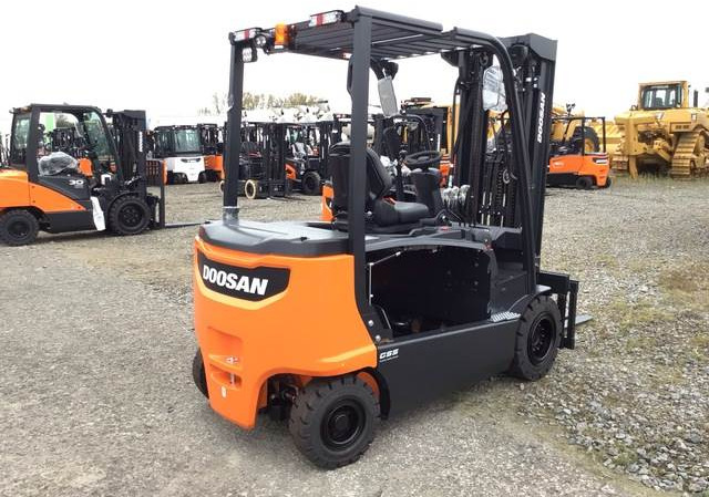 Doosan B35X-7 PLUS - Forklift listrik: gambar 3 Doosan B35X-7 PLUS - Forklift listrik: gambar 3