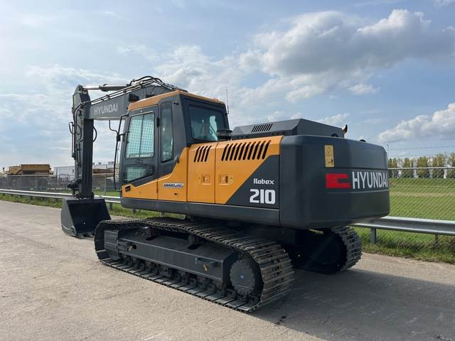 Hyundai R210 - Ekskavator perayap: gambar 2 Hyundai R210 - Ekskavator perayap: gambar 2