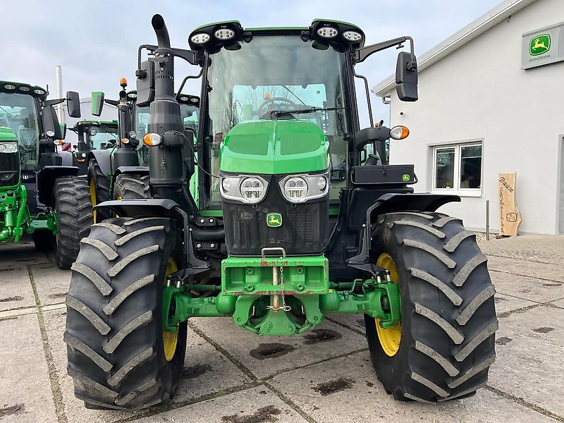 John Deere 6120M STUFENLOS - Traktor: gambar 2 John Deere 6120M STUFENLOS - Traktor: gambar 2