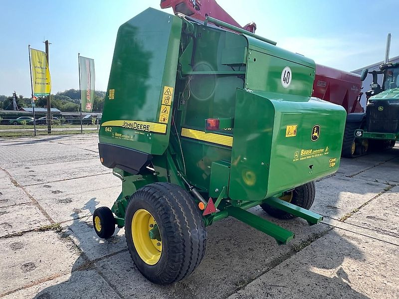 John Deere 842 HiFlow - Baler bulat: gambar 5 John Deere 842 HiFlow - Baler bulat: gambar 5