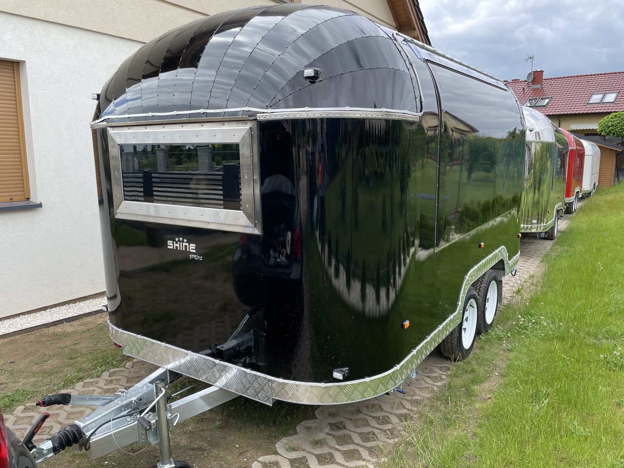SHINE Spring BLACK - Trailer penjual: gambar 1 SHINE Spring BLACK - Trailer penjual: gambar 1