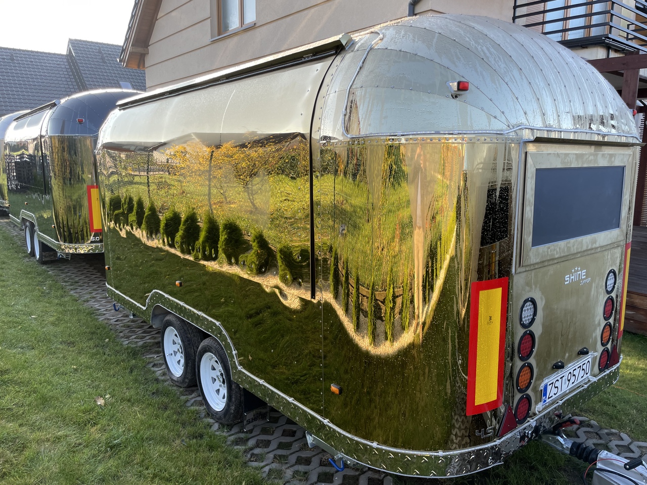 SHINE Summer S GOLD - Trailer penjual: gambar 3 SHINE Summer S GOLD - Trailer penjual: gambar 3