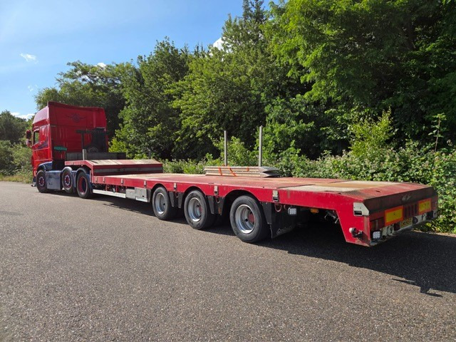 DAF XF 460 FTG 6x2 Super Spacecab + Nooteboom semi-dieplader - Truk sasis: gambar 2 DAF XF 460 FTG 6x2 Super Spacecab + Nooteboom semi-dieplader - Truk sasis: gambar 2