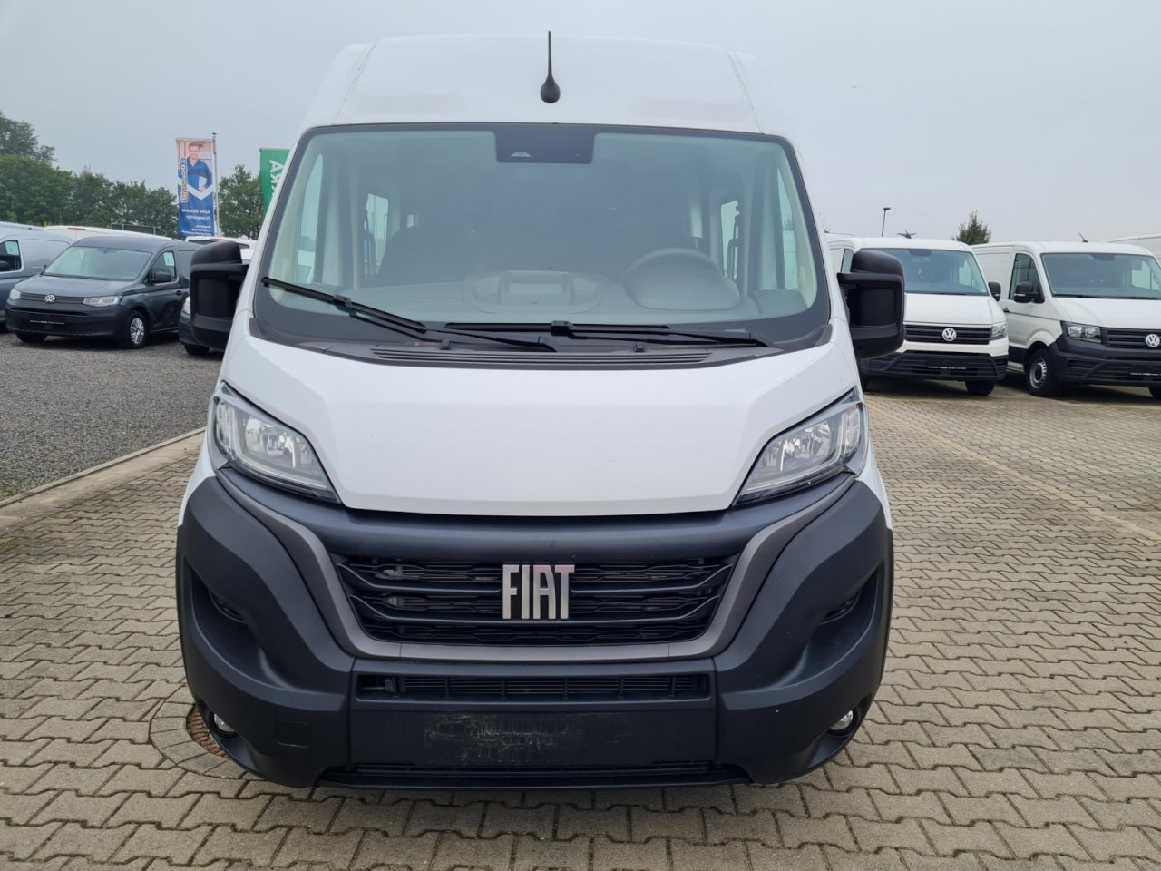 Fiat Ducato 35 Kombi Doka 7-Sitze 2x Schiebetür Maxi L2H2 - Bus mini, Van penumpang: gambar 2 Fiat Ducato 35 Kombi Doka 7-Sitze 2x Schiebetür Maxi L2H2 - Bus mini, Van penumpang: gambar 2