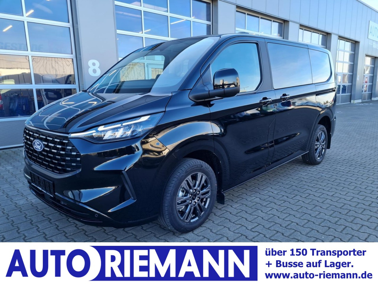 Ford Tourneo Custom 320 L1 AG Titanium X AHK LED NAVI 2X SCHIEBE - Van kombi: gambar 1 Ford Tourneo Custom 320 L1 AG Titanium X AHK LED NAVI 2X SCHIEBE - Van kombi: gambar 1