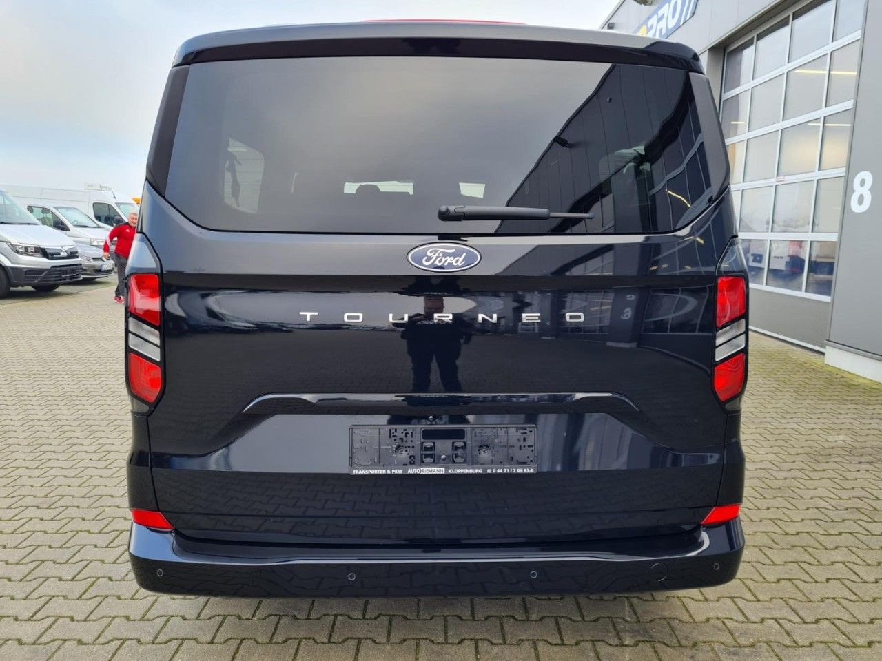 Ford Tourneo Custom 320 L2 Titanium 9 Sitze STANDHZ - Van penumpang: gambar 5 Ford Tourneo Custom 320 L2 Titanium 9 Sitze STANDHZ - Van penumpang: gambar 5