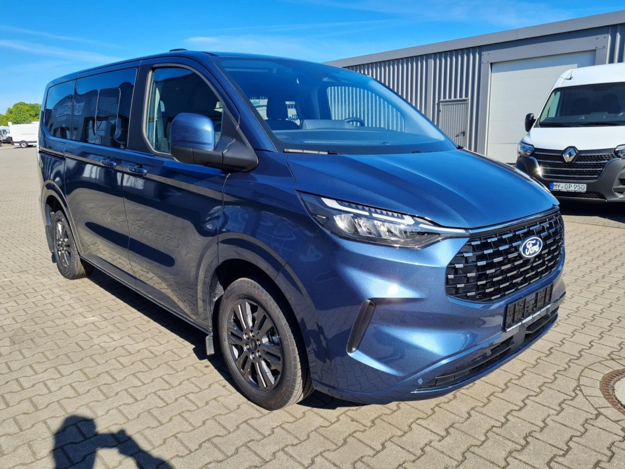 Ford Tourneo Custom 320 Titanium L1 AG 8-Sitze LED KA - Van penumpang: gambar 4 Ford Tourneo Custom 320 Titanium L1 AG 8-Sitze LED KA - Van penumpang: gambar 4