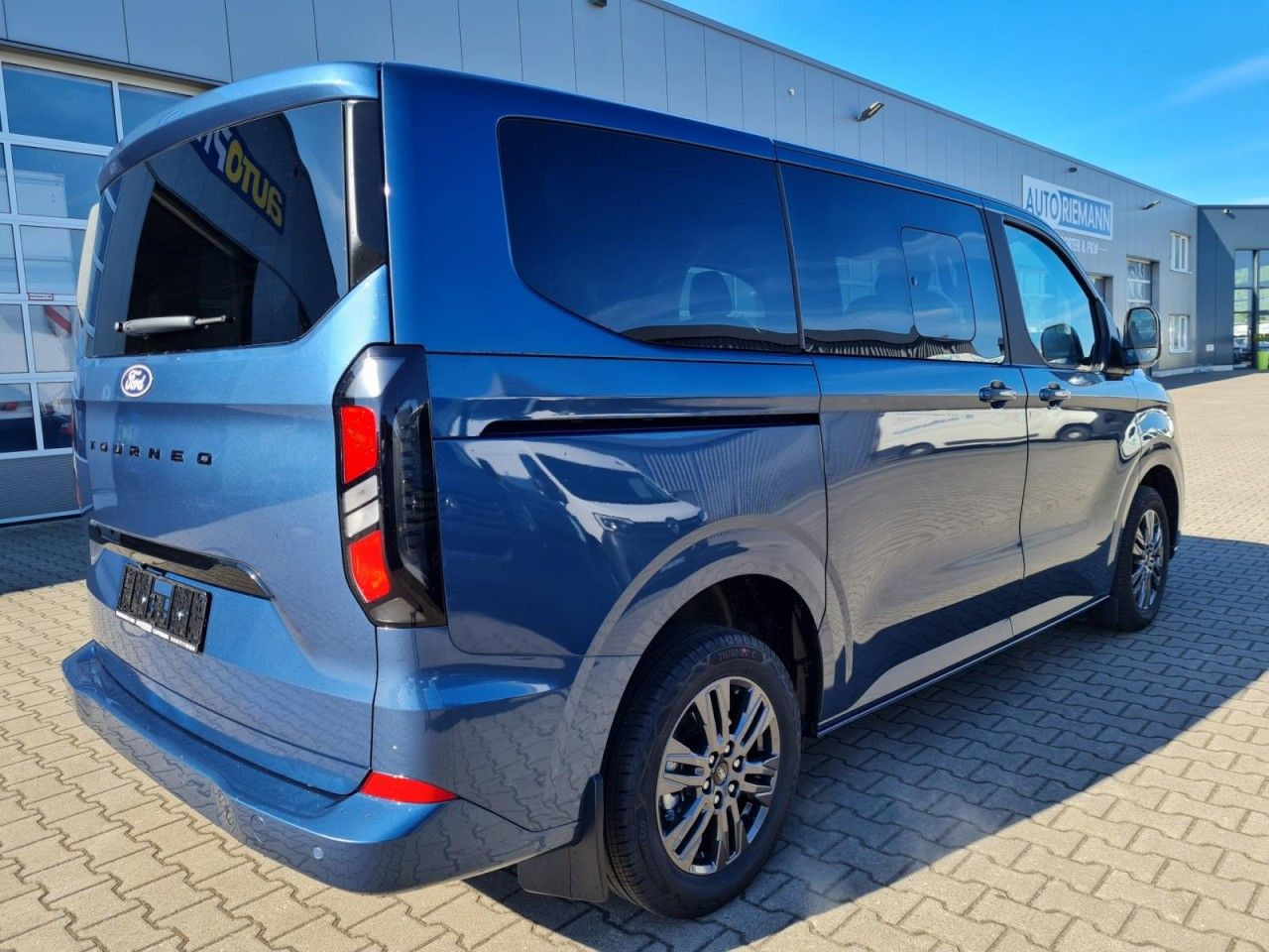 Ford Tourneo Custom 320 Titanium L1 AG 8-Sitze LED KA - Van penumpang: gambar 5 Ford Tourneo Custom 320 Titanium L1 AG 8-Sitze LED KA - Van penumpang: gambar 5