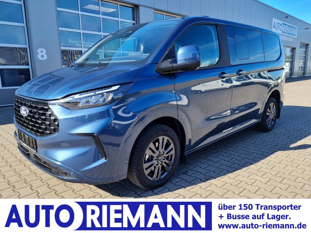 Ford Tourneo Custom 320 Titanium L1 AG 8-Sitze LED KA - Van penumpang: gambar 1 Ford Tourneo Custom 320 Titanium L1 AG 8-Sitze LED KA - Van penumpang: gambar 1