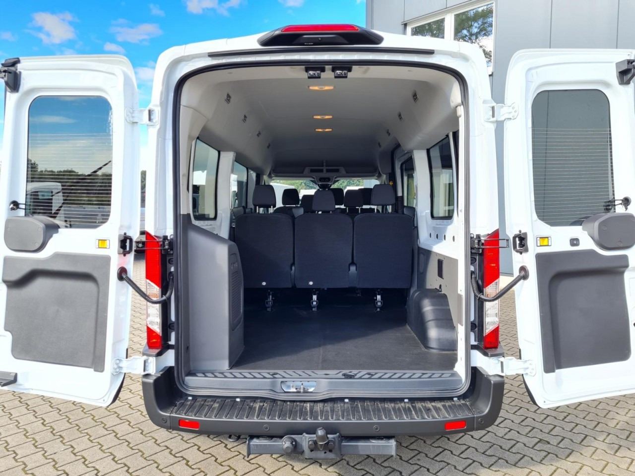 Ford Transit 350 Kombi TDCi L3 Trend 9 Sitzer AUTOMATIK - Van kombi: gambar 5 Ford Transit 350 Kombi TDCi L3 Trend 9 Sitzer AUTOMATIK - Van kombi: gambar 5