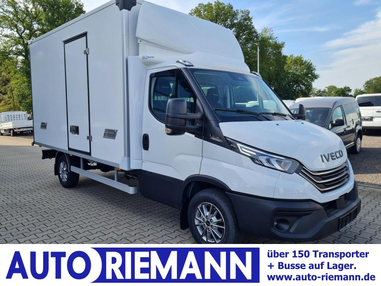 Iveco 35S 18 3.0 Koffer Hi Matic LM KLIMA KAMERA Navig - Van box: gambar 1 Iveco 35S 18 3.0 Koffer Hi Matic LM KLIMA KAMERA Navig - Van box: gambar 1