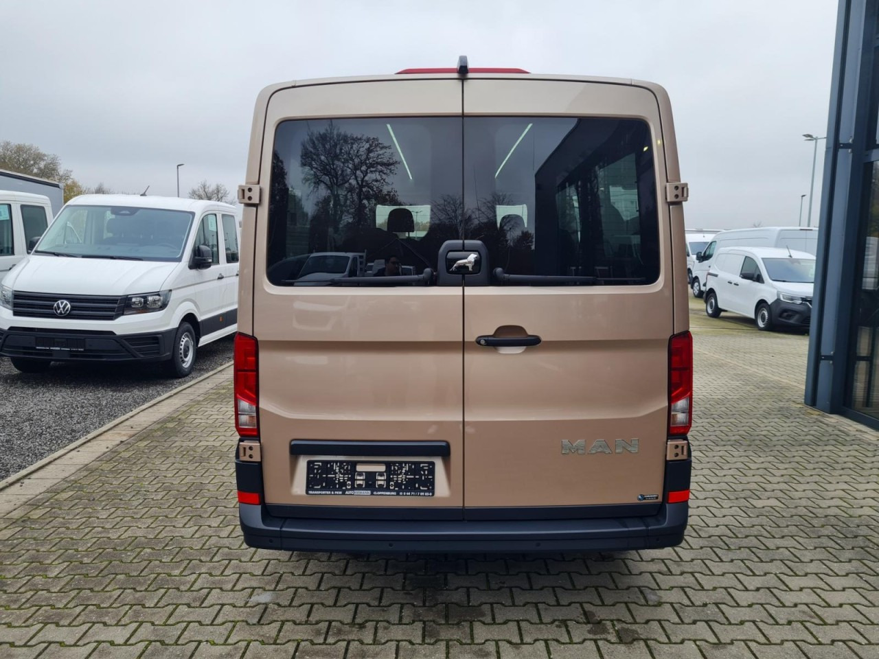 Man TGE 3.180 TDi Kombi 9 Sitze ALU KAMERA LED LEDER Sonderumbau - Bus mini, Van penumpang: gambar 5 Man TGE 3.180 TDi Kombi 9 Sitze ALU KAMERA LED LEDER Sonderumbau - Bus mini, Van penumpang: gambar 5