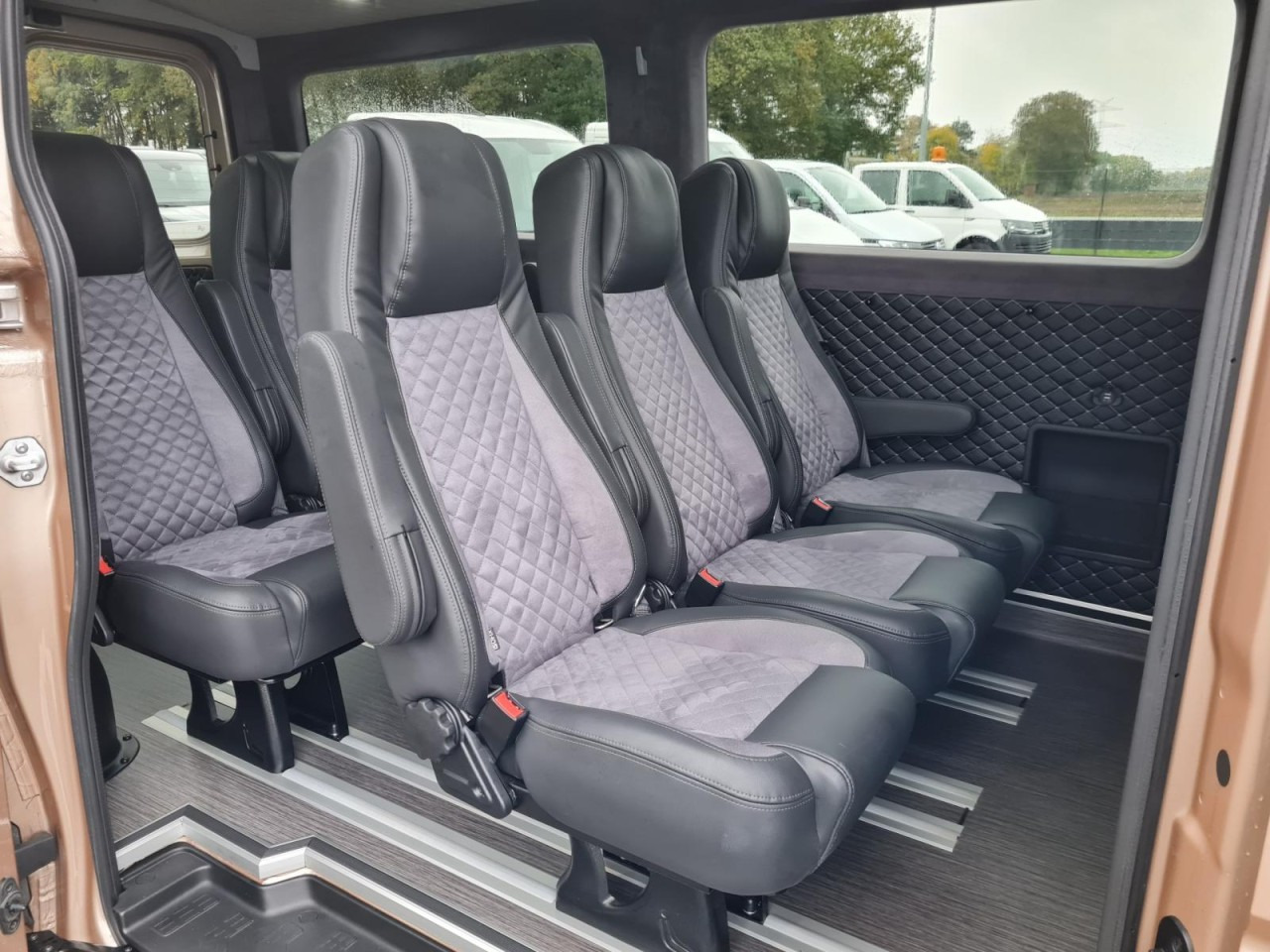 Man TGE 3.180 TDi Kombi 9 Sitze ALU KAMERA LED LEDER Sonderumbau - Van kombi: gambar 4 Man TGE 3.180 TDi Kombi 9 Sitze ALU KAMERA LED LEDER Sonderumbau - Van kombi: gambar 4