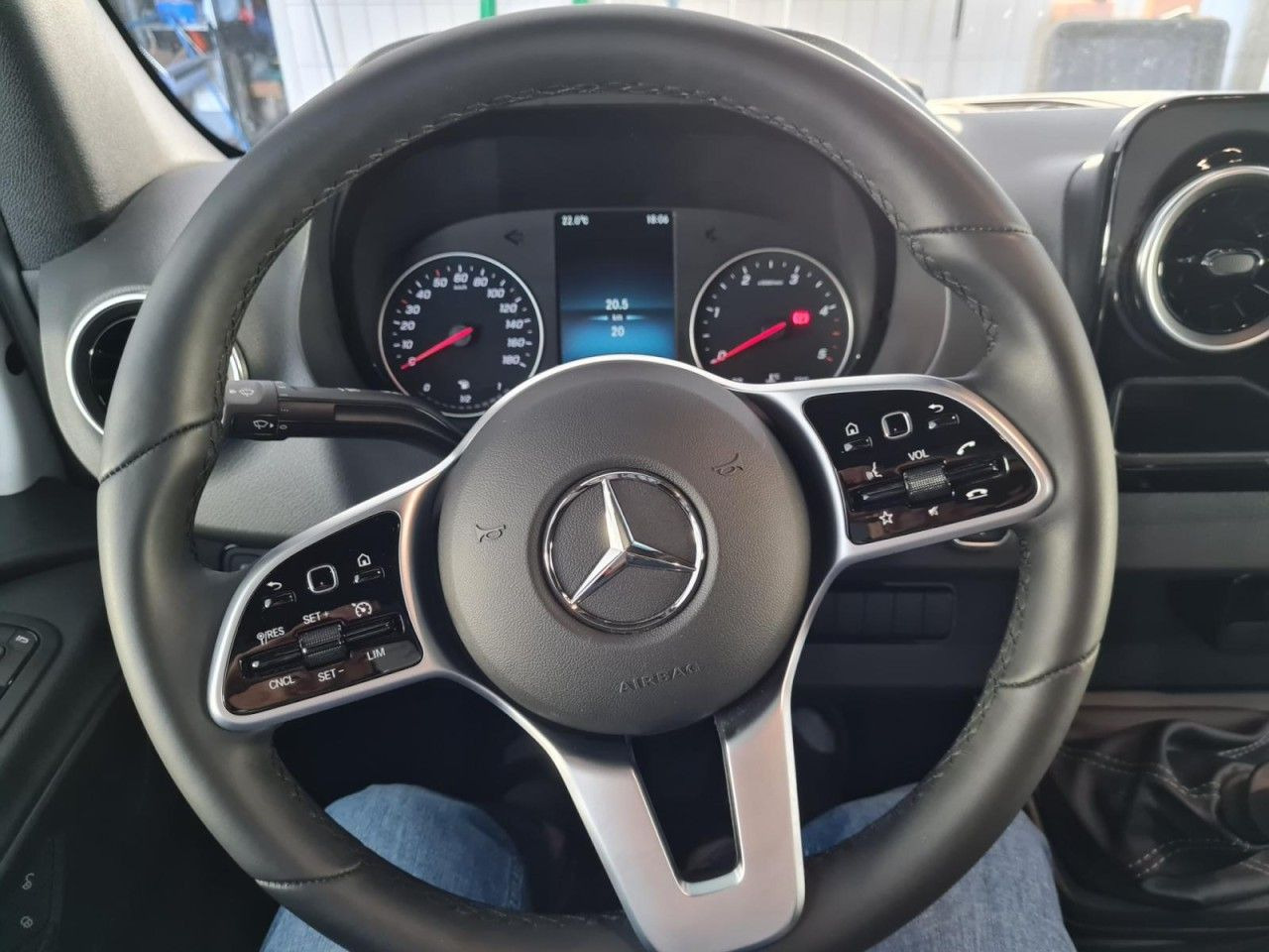 Mercedes-Benz Sprinter 317 CDI 3 Seiten kipper RWD AHK LED NAV - Van jungkit: gambar 4 Mercedes-Benz Sprinter 317 CDI 3 Seiten kipper RWD AHK LED NAV - Van jungkit: gambar 4