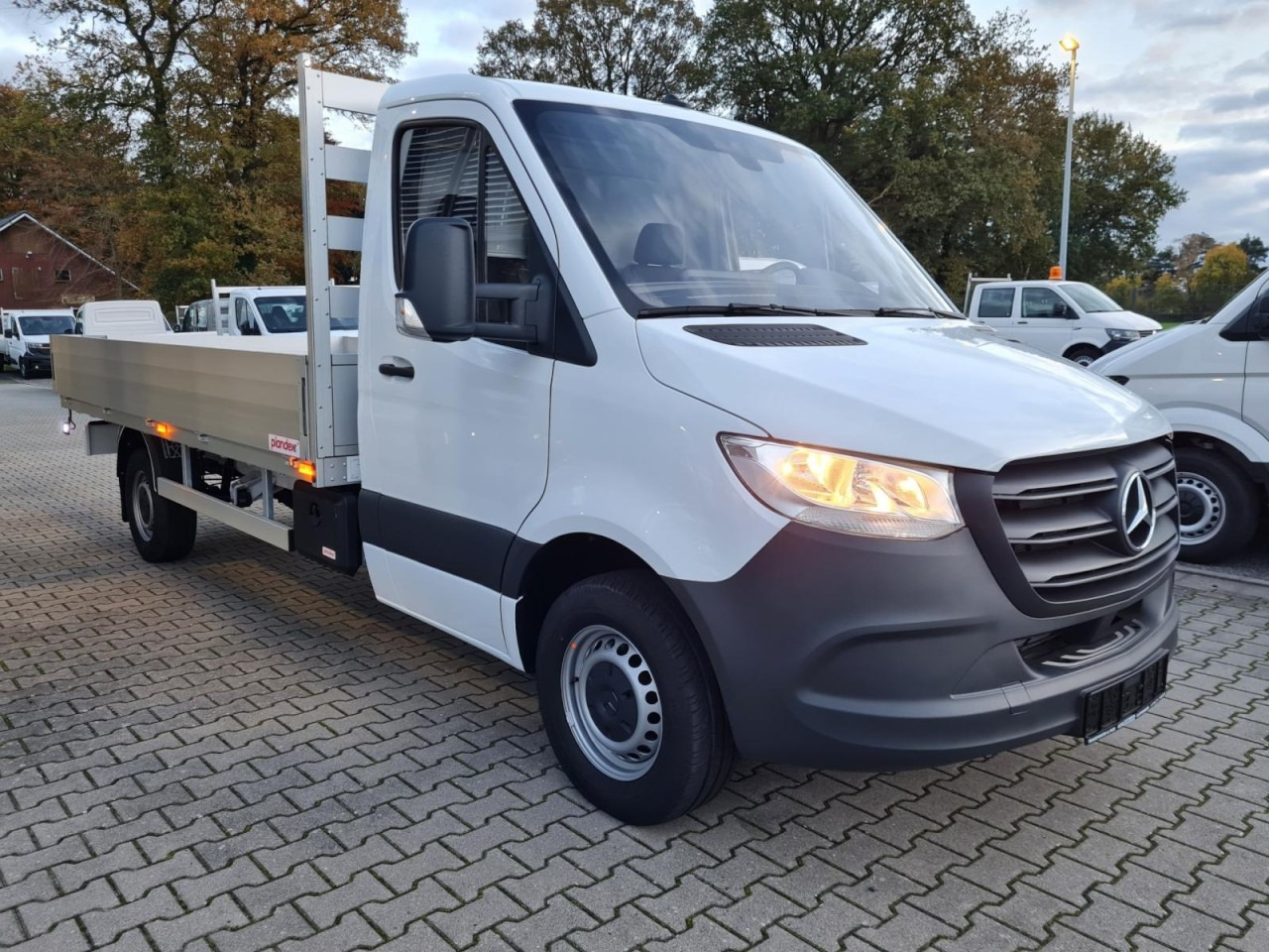 Mercedes-Benz Sprinter 317 CDI Pritsche L3 lang RWD KLIMA TEMPOMAT - Van flatbed: gambar 3 Mercedes-Benz Sprinter 317 CDI Pritsche L3 lang RWD KLIMA TEMPOMAT - Van flatbed: gambar 3