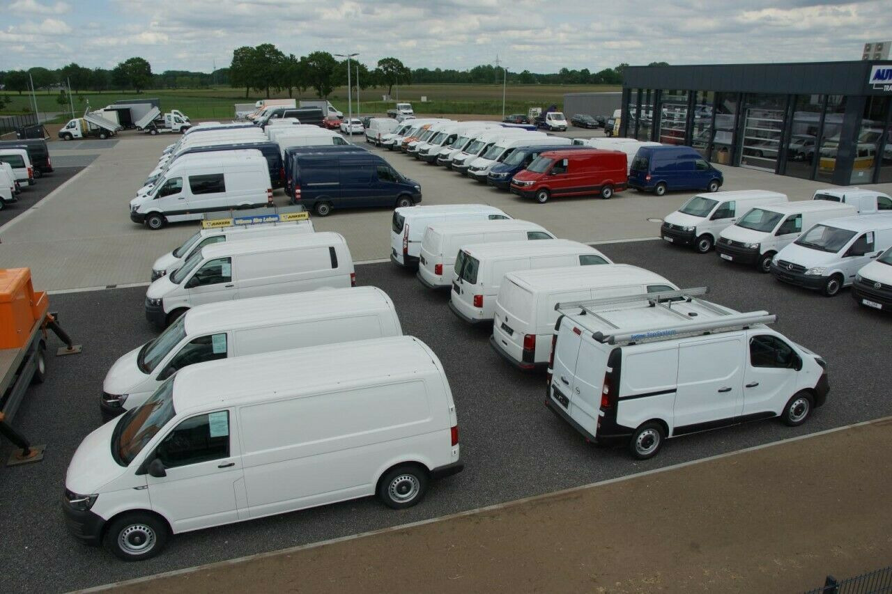 Mercedes-Benz Sprinter 317 Cdi Schiebe Plane Schlafkabine Auto - Van dengan terpal samping: gambar 4 Mercedes-Benz Sprinter 317 Cdi Schiebe Plane Schlafkabine Auto - Van dengan terpal samping: gambar 4